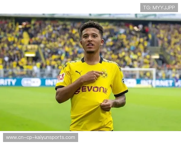 多特右路速度优势明显,桑乔回归后状态持续回暖 多特右路速度优势明显,桑乔回归后状态持续回暖